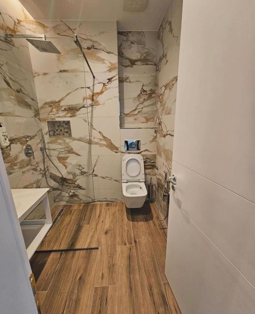 Klaudia Apartmán Himarë